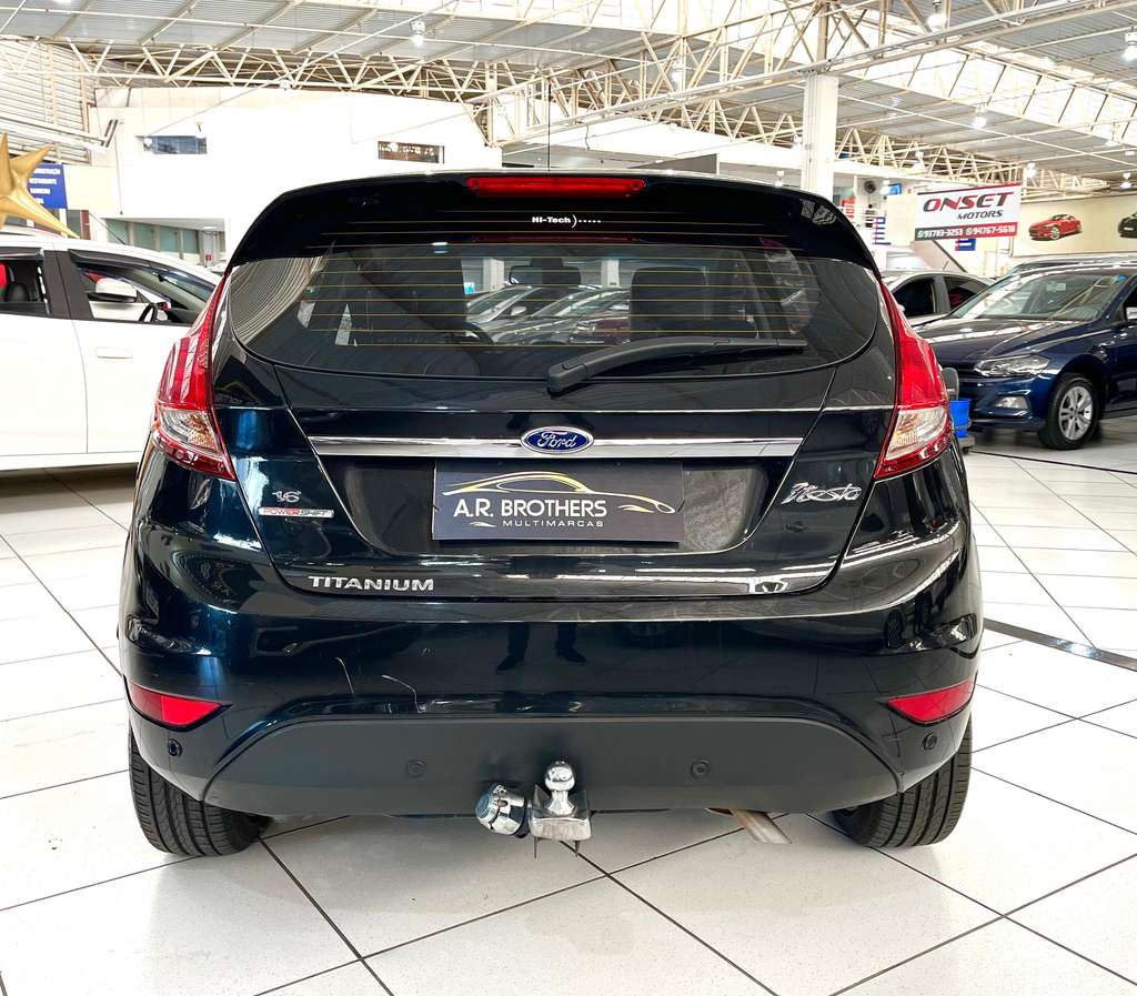 Ford Fiesta Hatch Preto