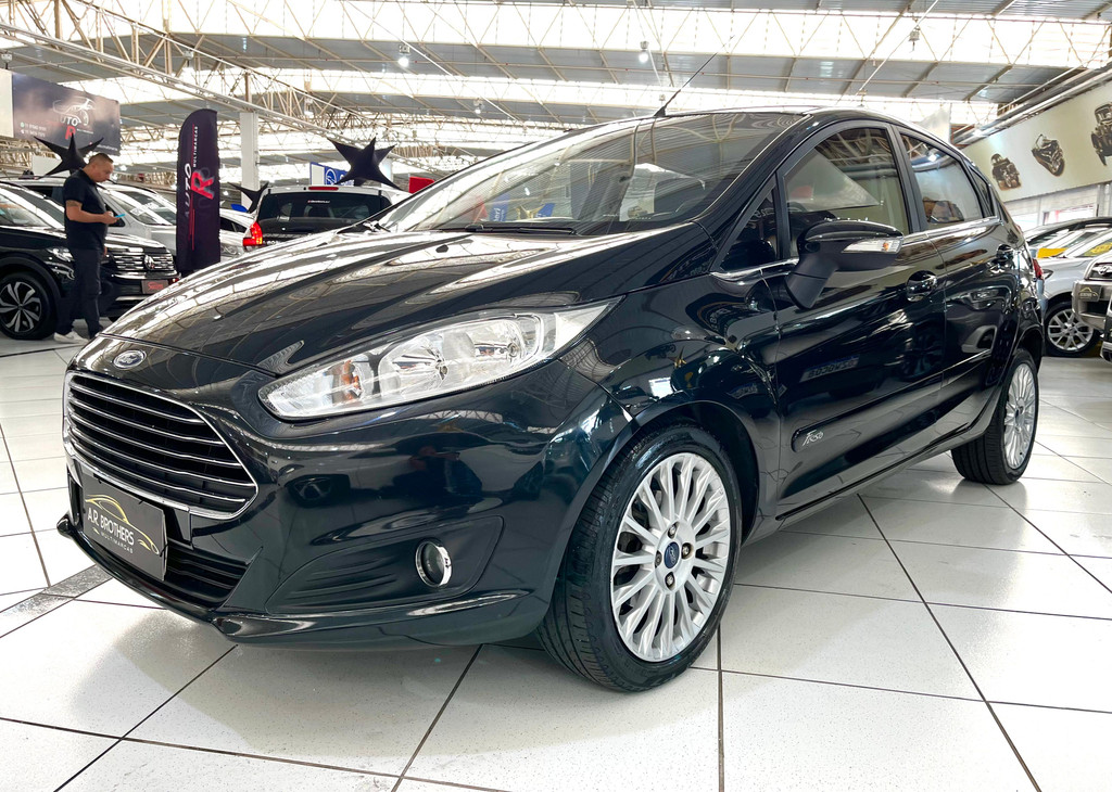 Ford Fiesta Hatch Preto