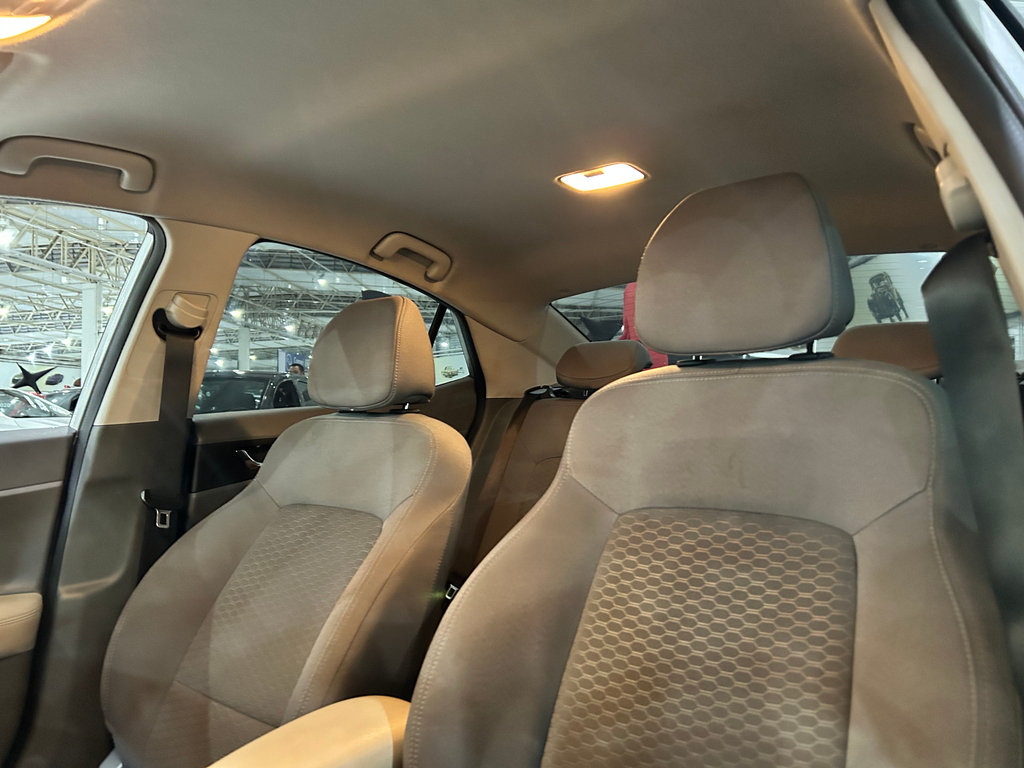 Hyundai HB20S Prata