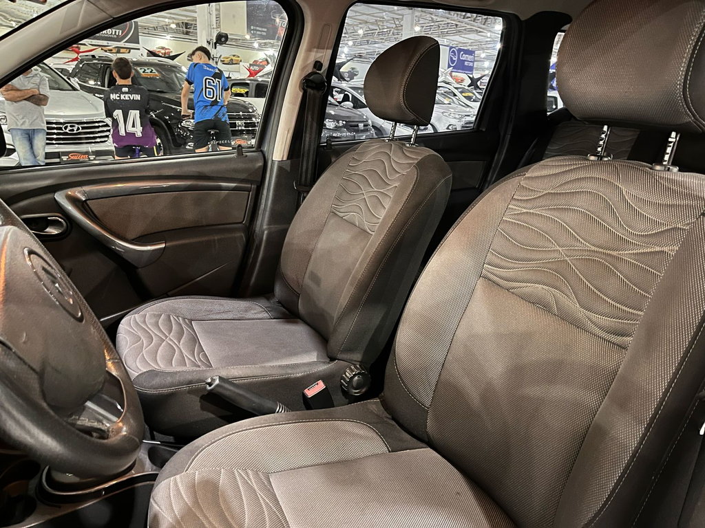 Renault Duster Cinza