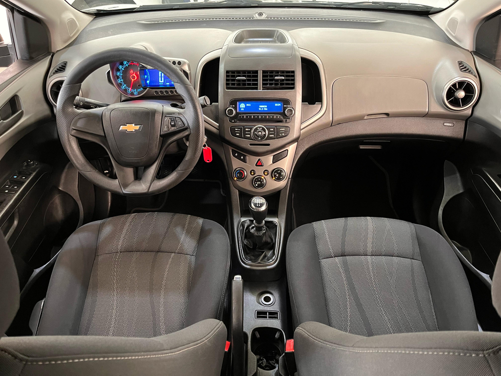 Chevrolet Sonic Cinza