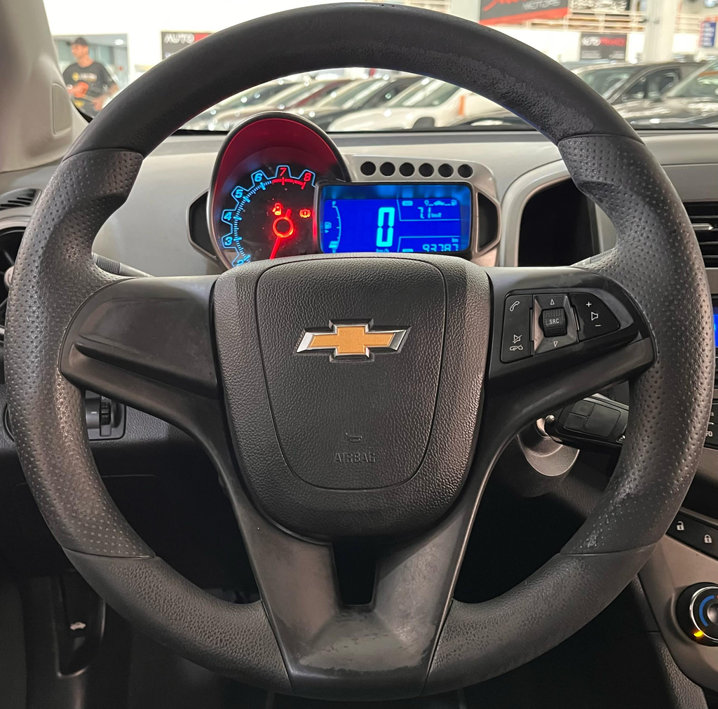 Chevrolet Sonic Cinza