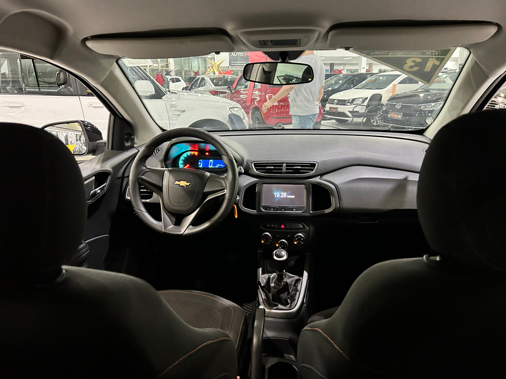 Chevrolet Onix Preto