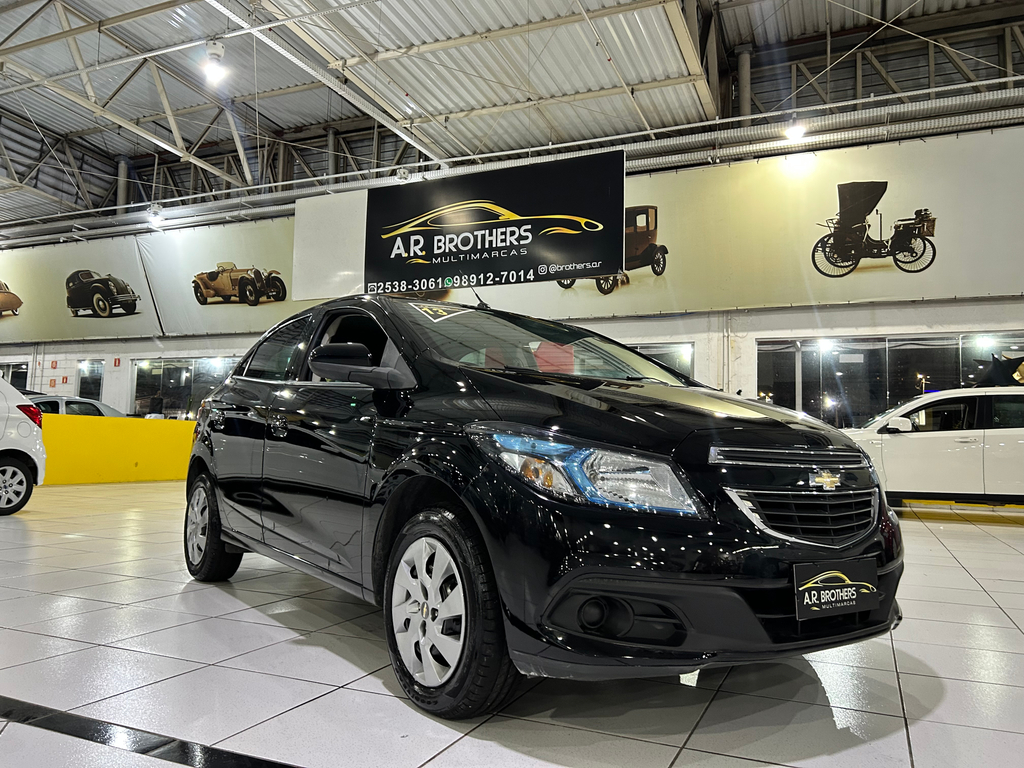 Chevrolet Onix Preto