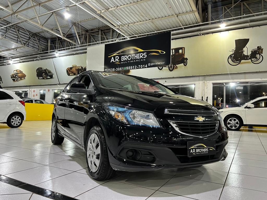 Chevrolet Onix Preto