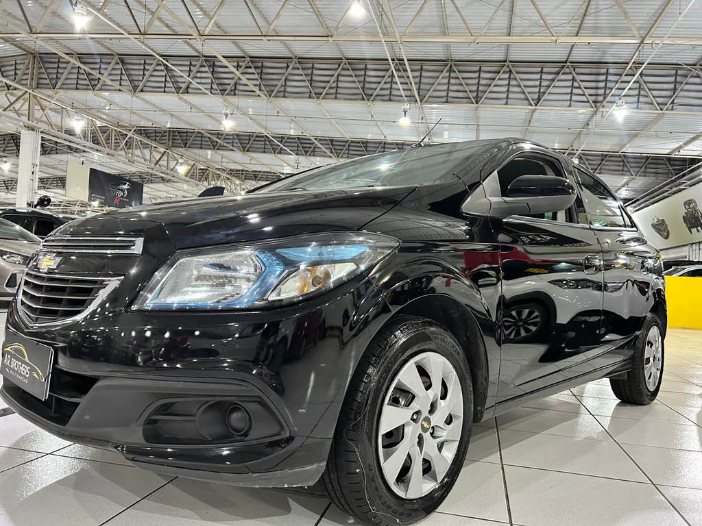 Chevrolet Onix Preto
