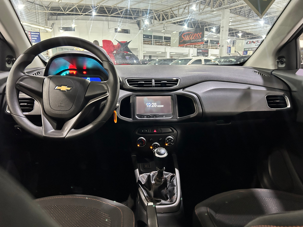 Chevrolet Onix Preto