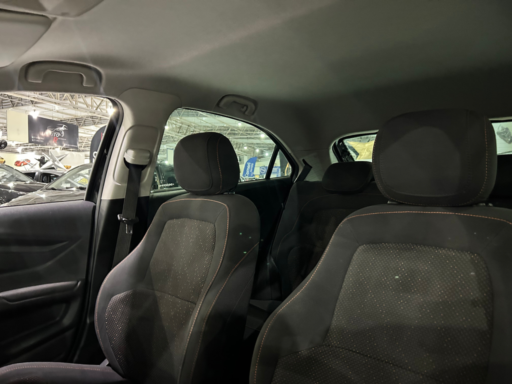 Chevrolet Onix Preto