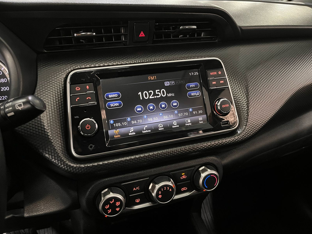Nissan Kicks Branco