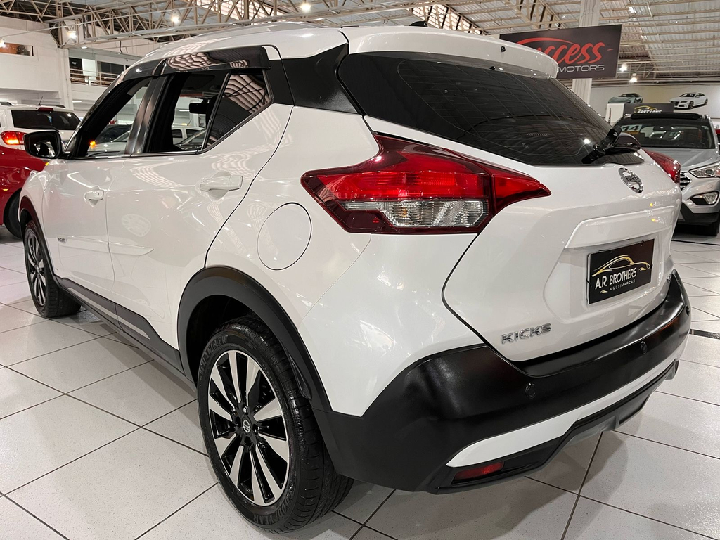 Nissan Kicks Branco