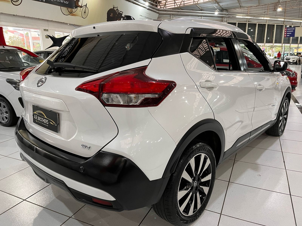 Nissan Kicks Branco