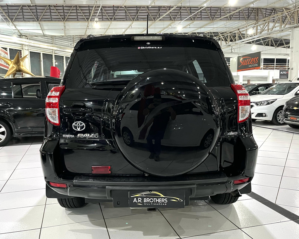 Toyota RAV4 Preto