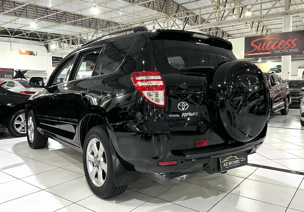 Toyota RAV4 Preto