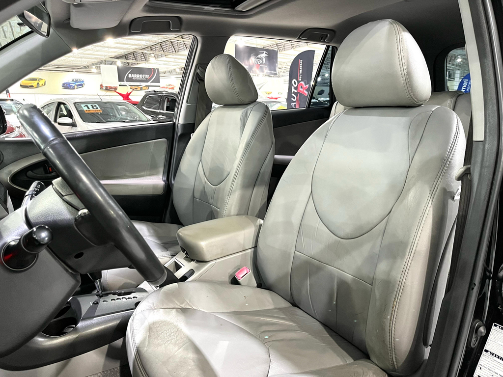 Toyota RAV4 Preto