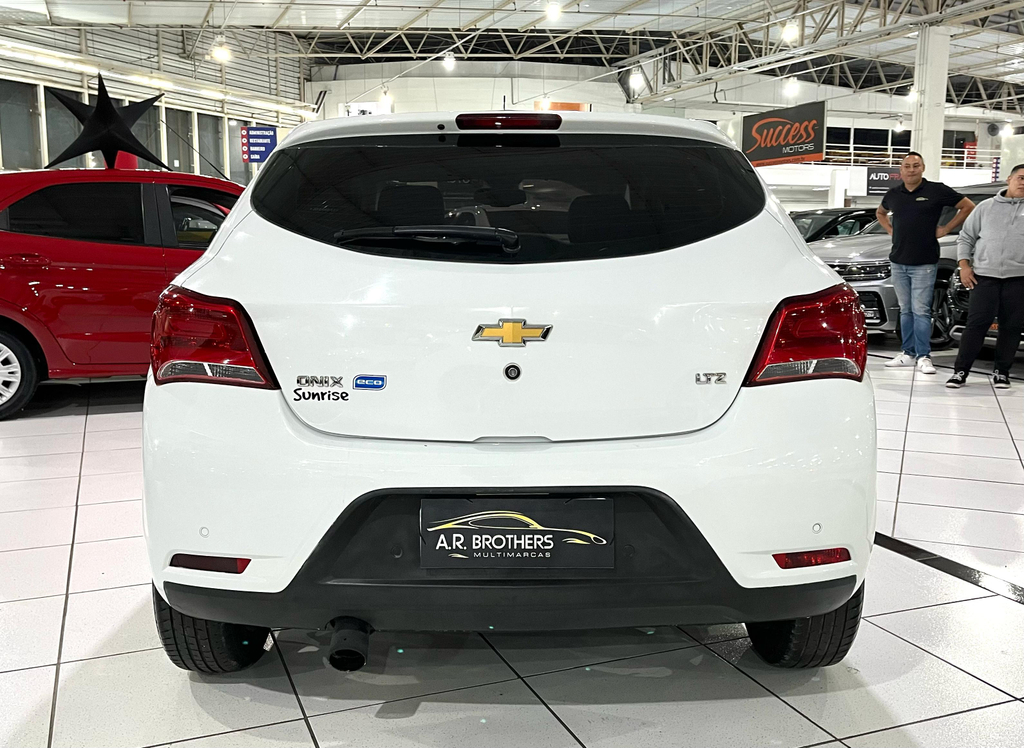 Chevrolet Onix Branco