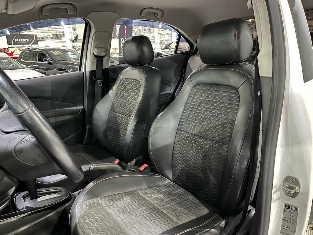 Chevrolet Onix Branco