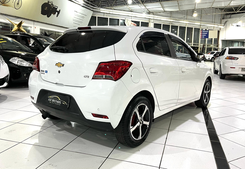 Chevrolet Onix Branco