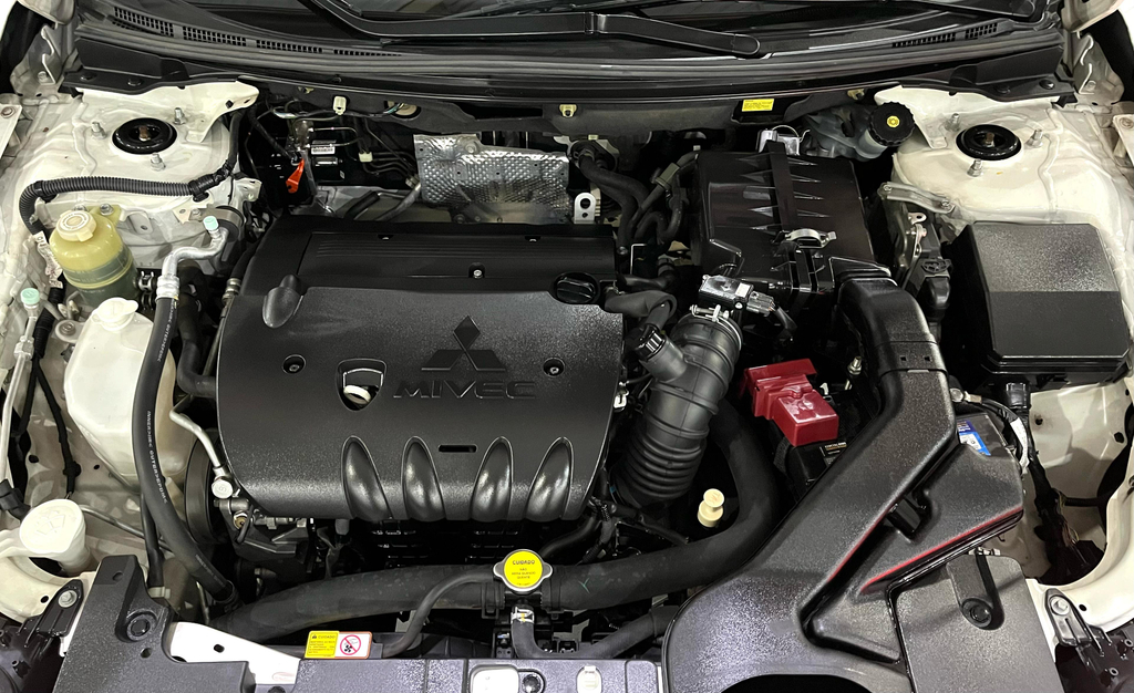 Mitsubishi Lancer Branco