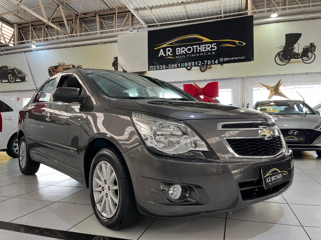 Chevrolet Cobalt Cinza