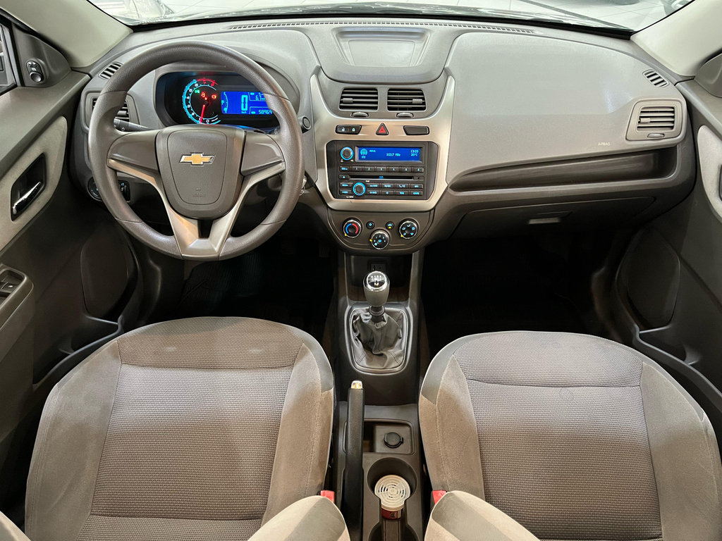 Chevrolet Cobalt Cinza