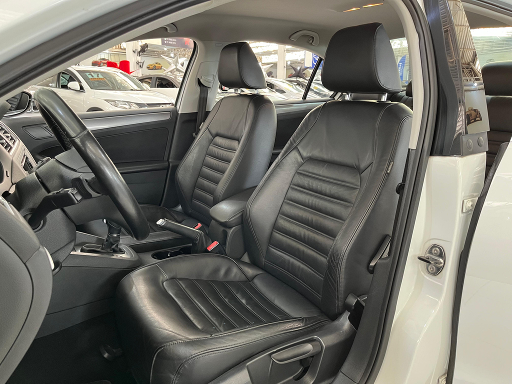 Volkswagen Jetta Branco