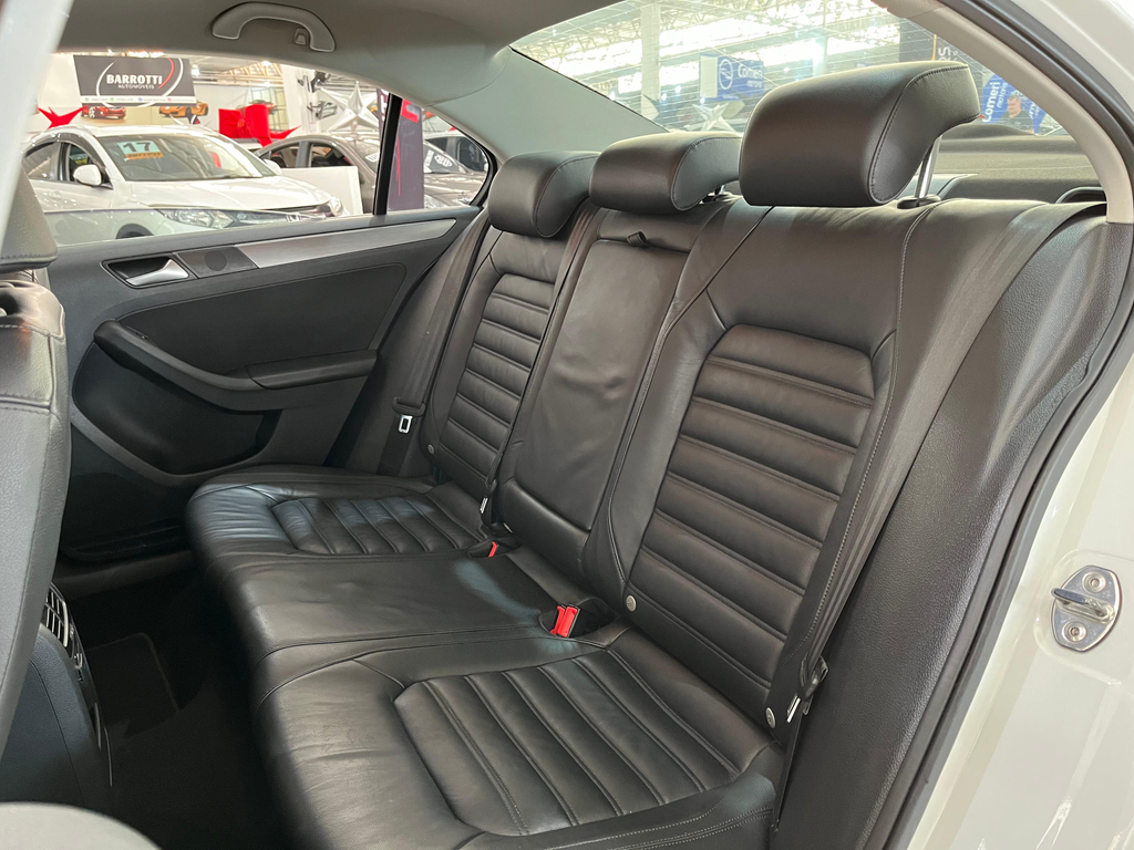 Volkswagen Jetta Branco