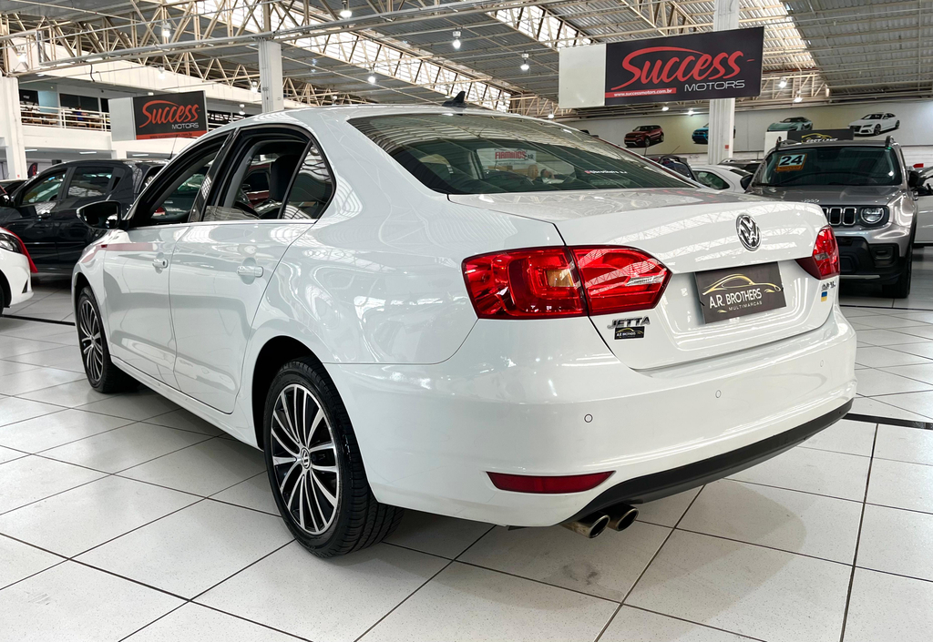 Volkswagen Jetta Branco