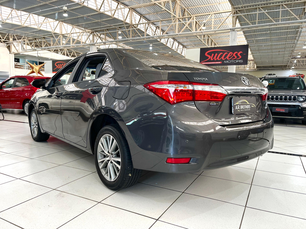 Toyota Corolla Cinza