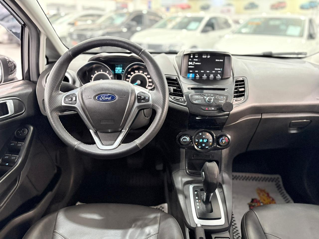 Ford New Fiesta Hatch Preto
