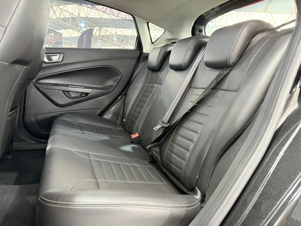 Ford New Fiesta Hatch Preto
