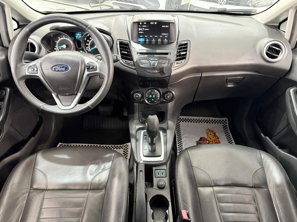 Ford New Fiesta Hatch Preto