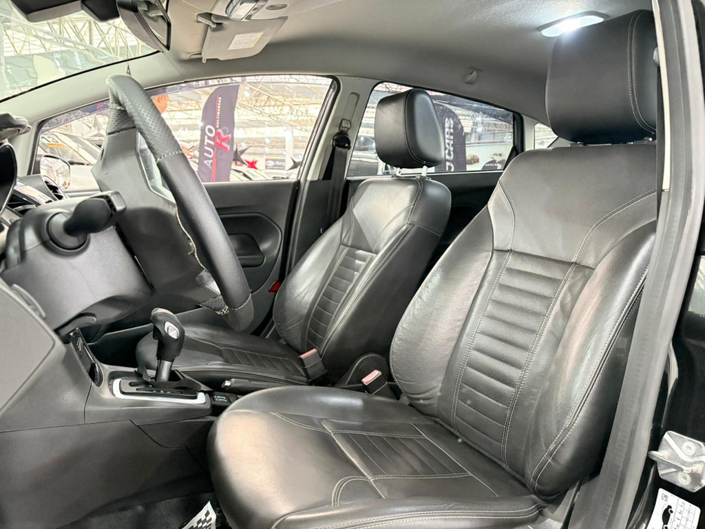 Ford New Fiesta Hatch Preto