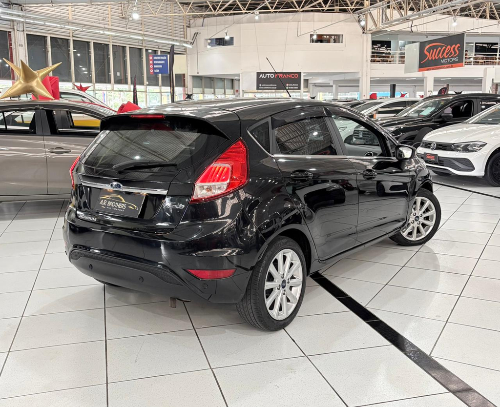 Ford New Fiesta Hatch Preto