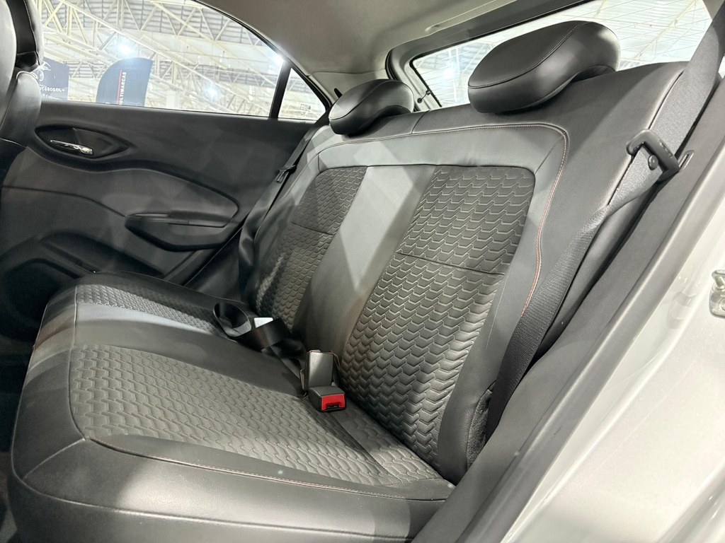 Chevrolet Onix Prata
