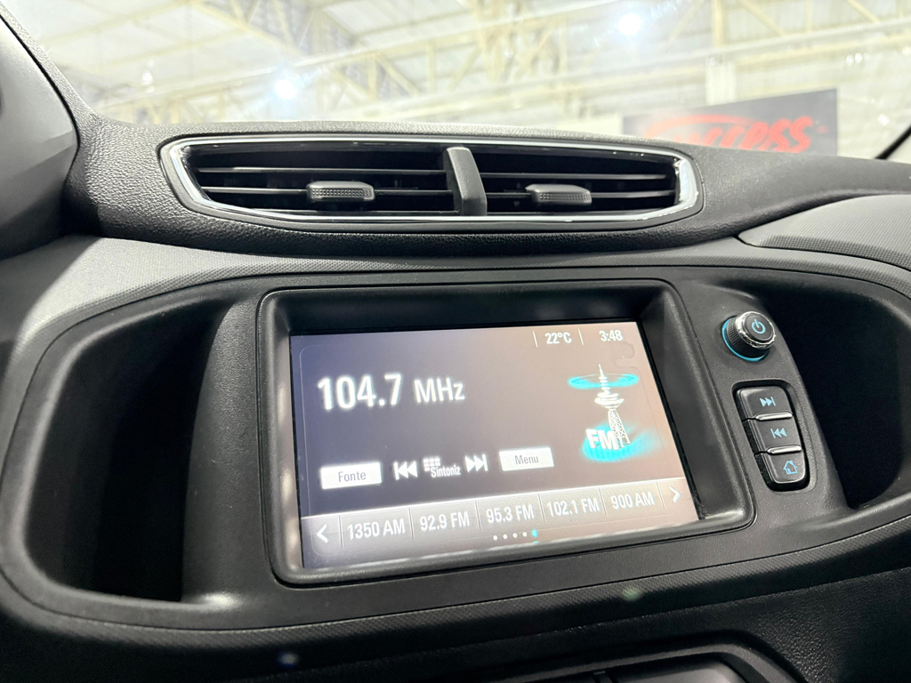Chevrolet Onix Prata