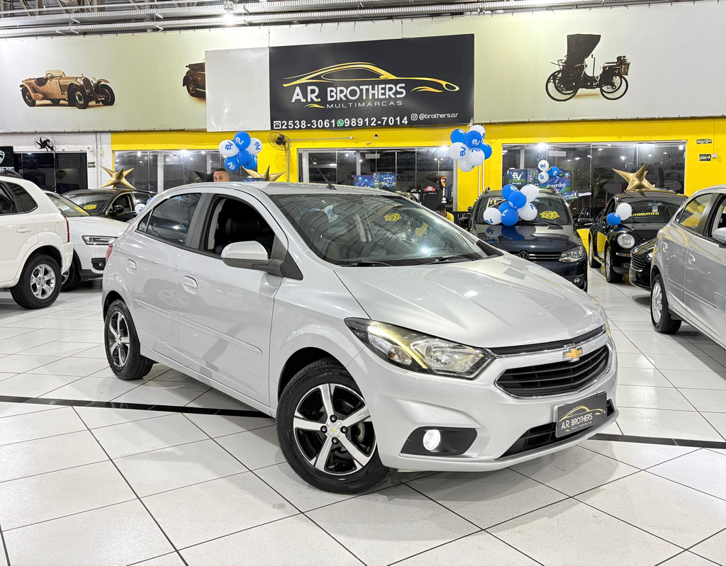 Chevrolet Onix Prata