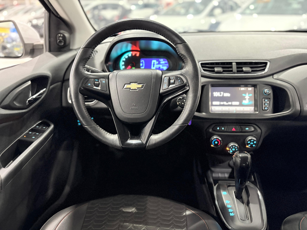 Chevrolet Onix Prata