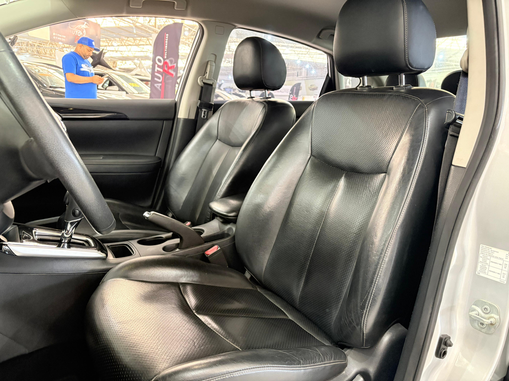 Nissan Sentra Prata