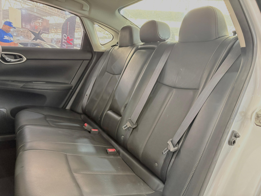 Nissan Sentra Prata