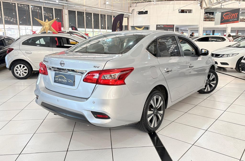 Nissan Sentra Prata