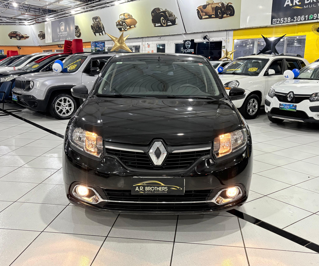 Renault Logan Preto