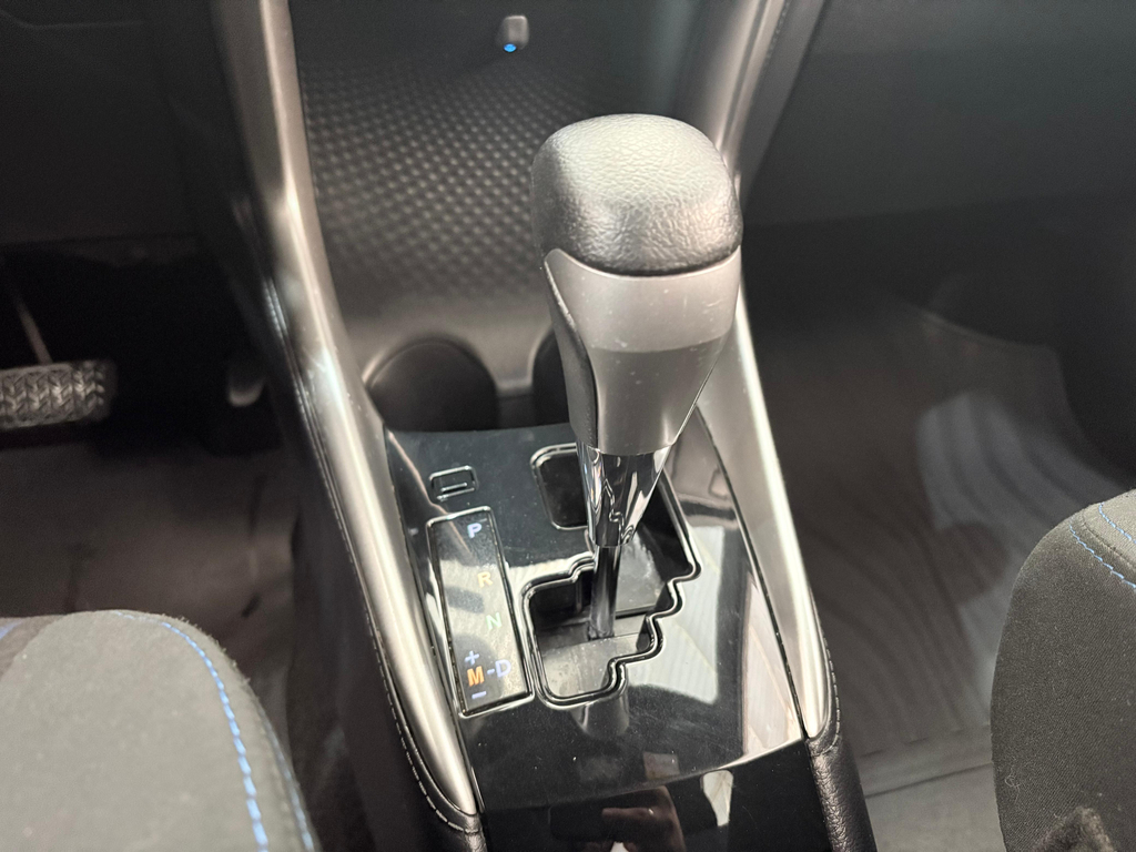 Toyota Yaris Hatch Cinza