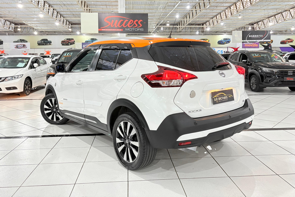 Nissan Kicks Branco
