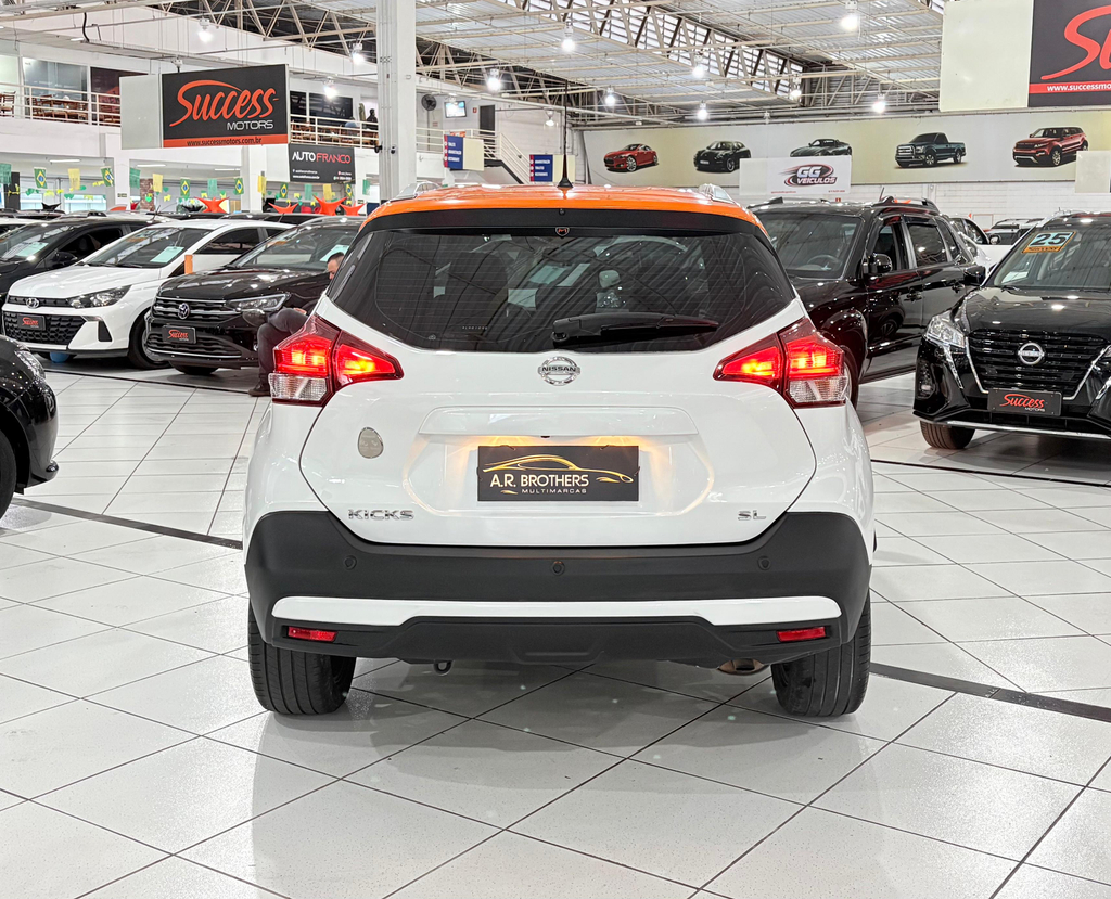 Nissan Kicks Branco