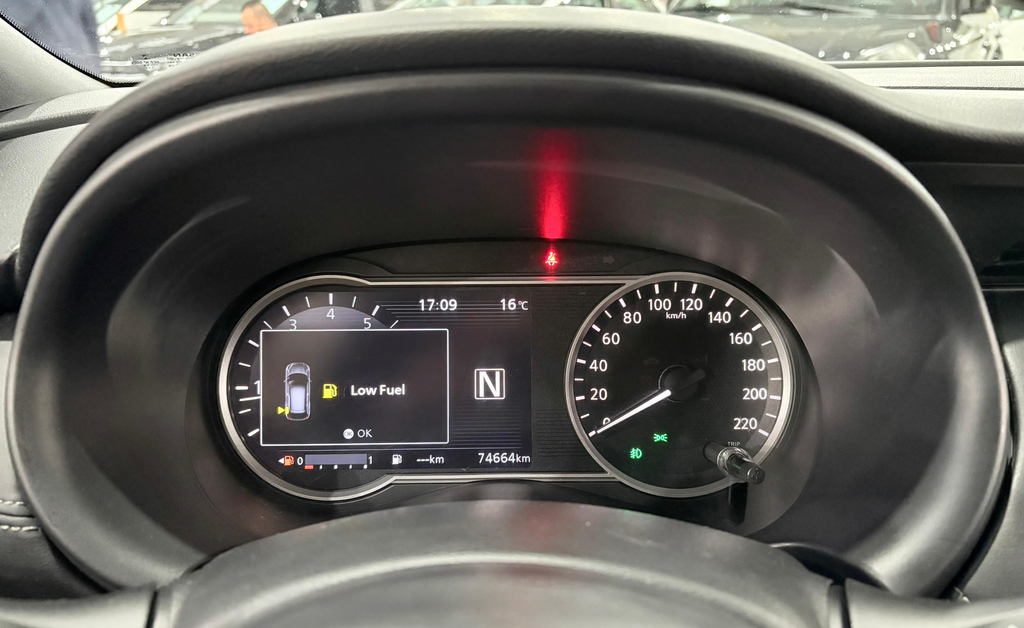 Nissan Kicks Branco