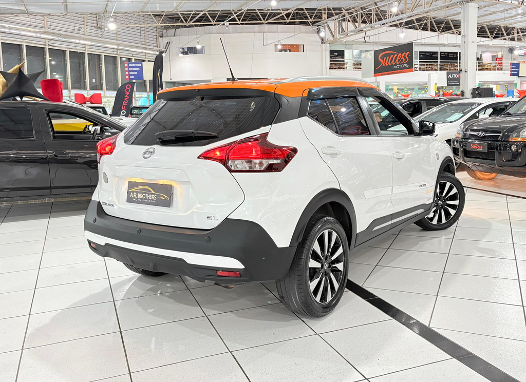 Nissan Kicks Branco
