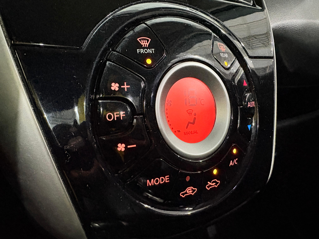 Nissan Versa Cinza