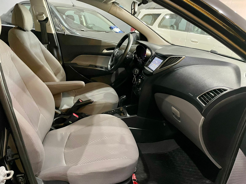 Hyundai HB20S Preto
