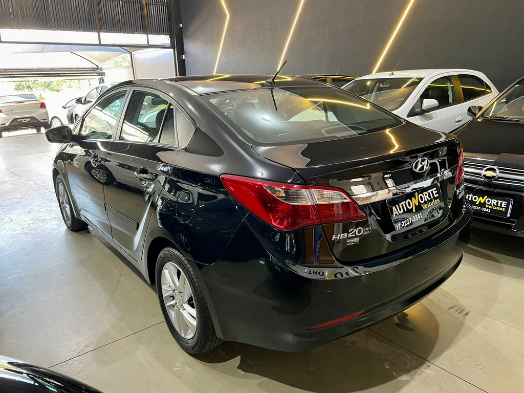 Hyundai HB20S Preto