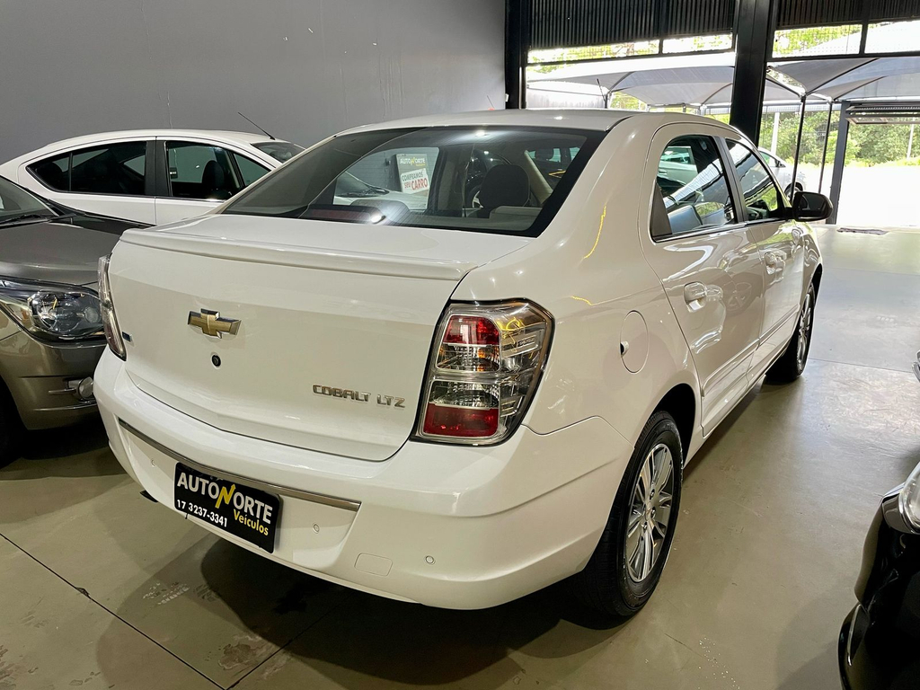 Chevrolet Cobalt Branco